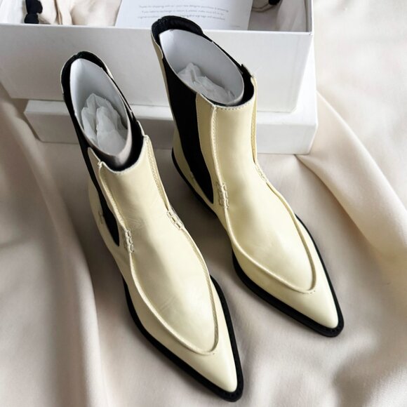 Khaite "Charleston" Boots in Ivory, size 38. Fits small to size, closer to a US - Picture 3 of 9
